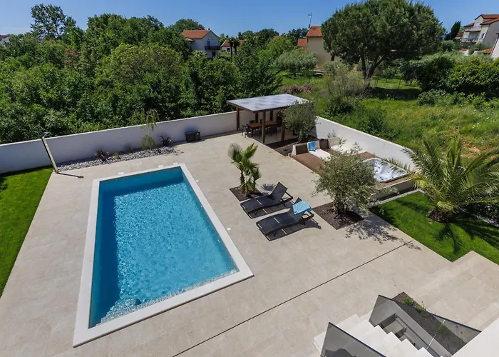 Sandro By Interhome * Porec