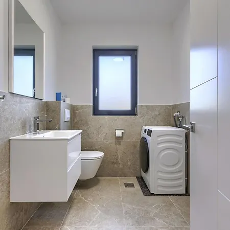 Sandro By Interhome *