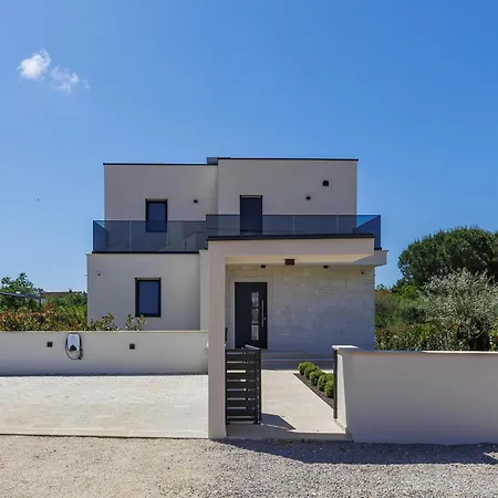 Sandro By Interhome 别墅