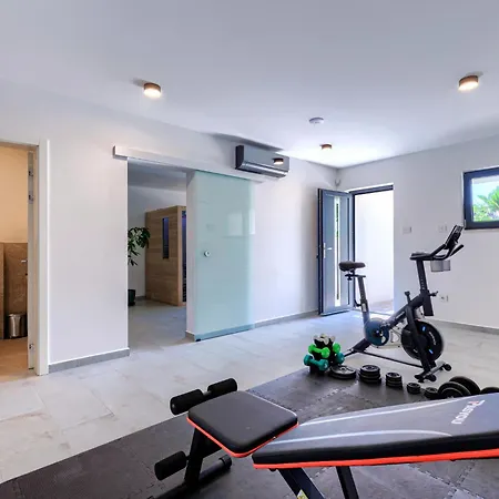 Sandro By Interhome *