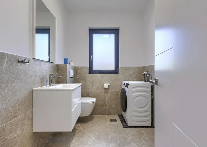 Sandro By Interhome *